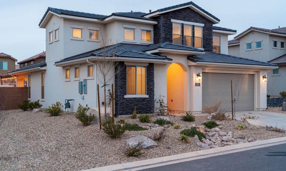 Washington House | Luxurious Southern Utah Villa by Redawning