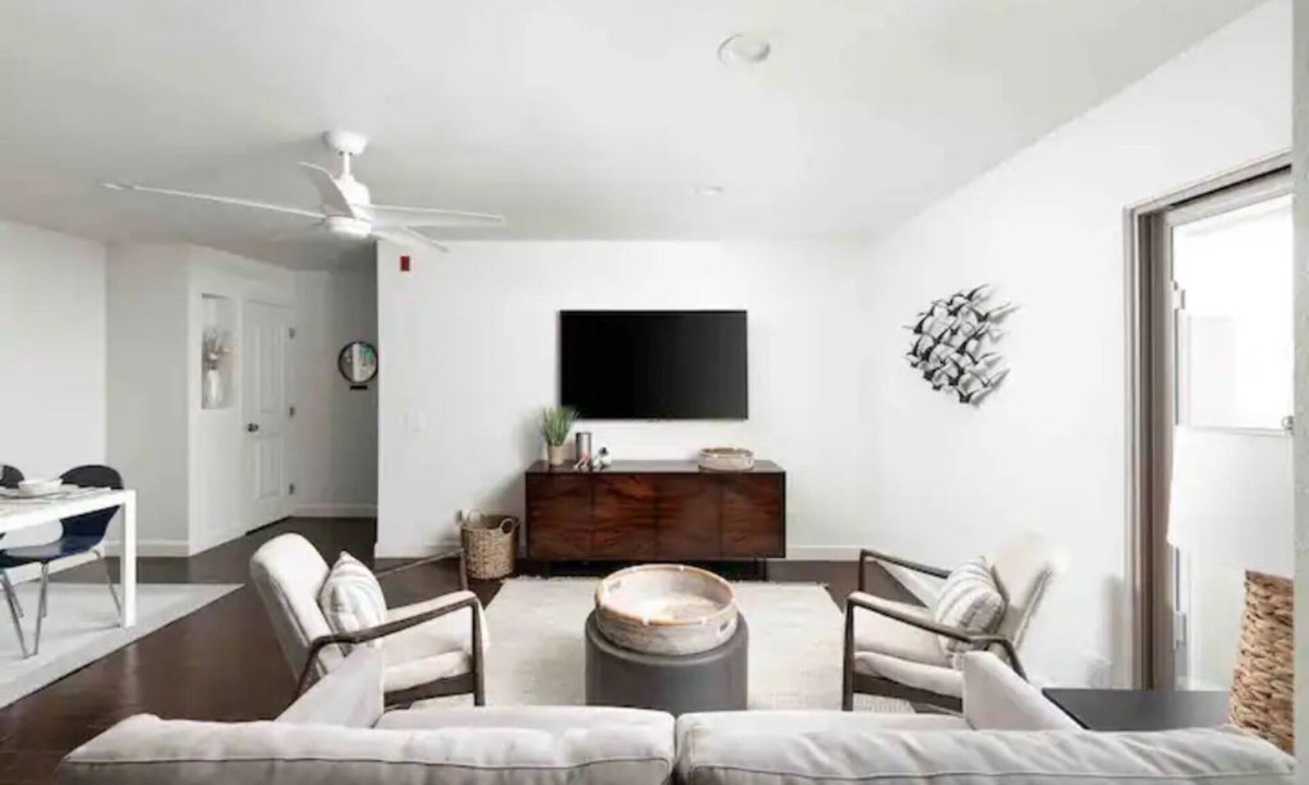 Leucadia Condo | Luxury Beach Condo: hot tub, AC, long term stays