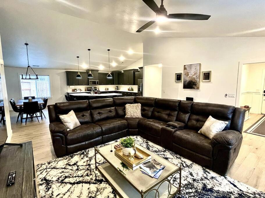 Cedar City House | Luxury Downtown Getaway