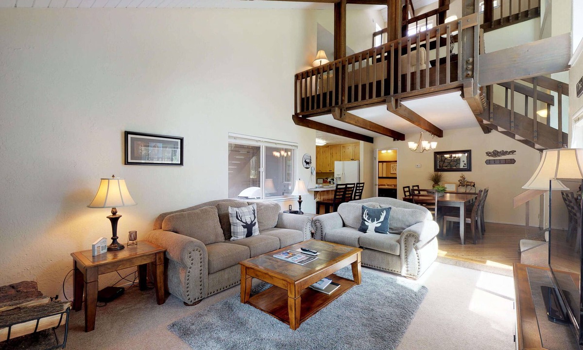 Tennis Village Condo | Luxury Group Retreat with Access to Exclusive Golf