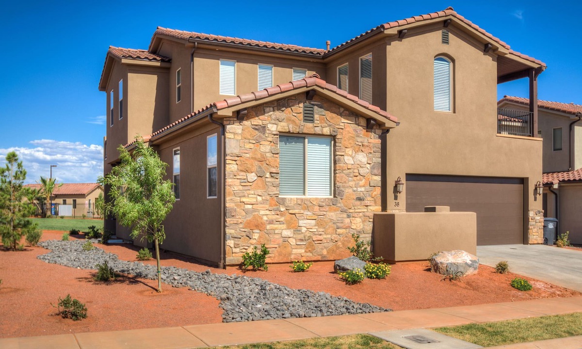 Santa Clara House | Luxury Home, Water Park and Pools, Beautiful views, Location is everything