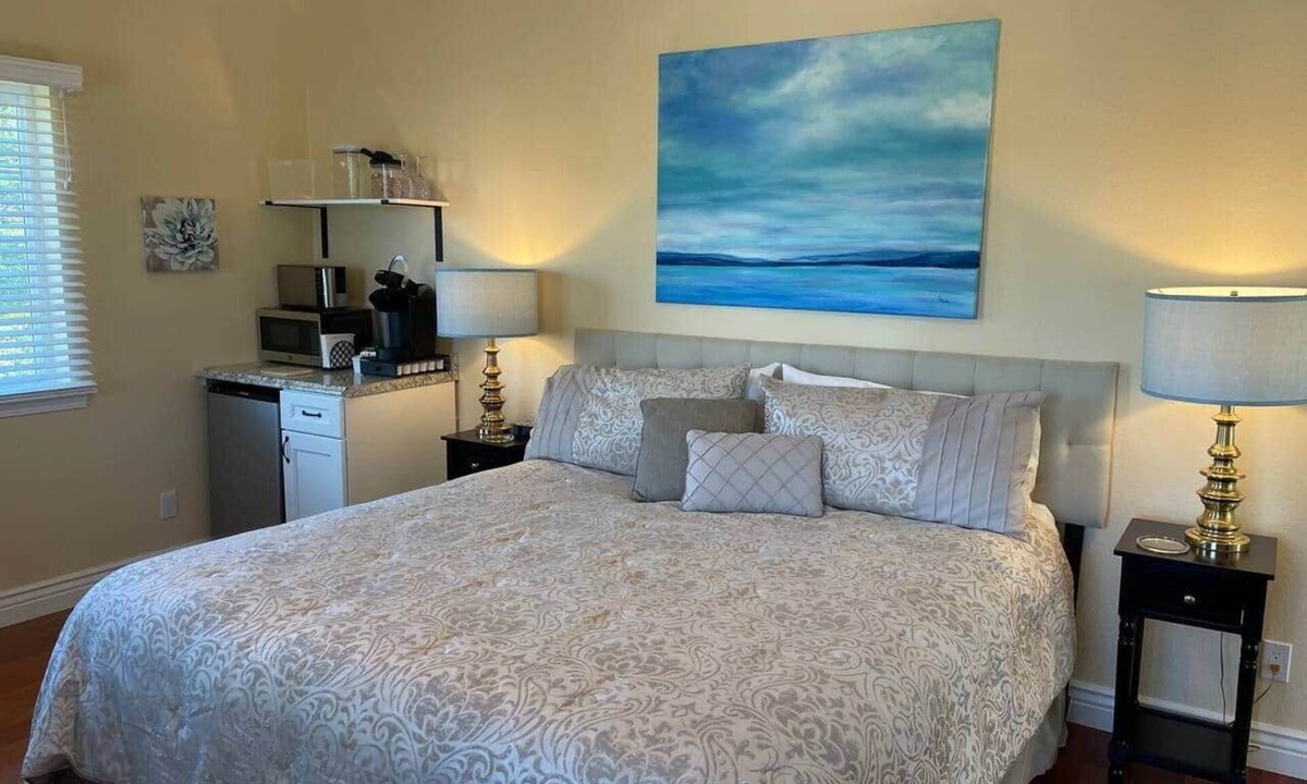 Napa House | Luxury Private Hillview Suite