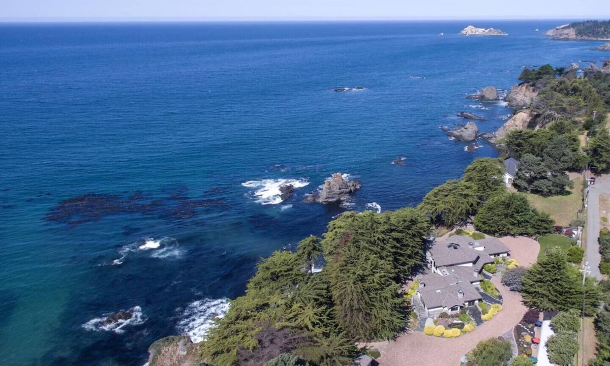 Gualala Villa | Luxury Private Waterfront Estate w/Beach Access!
