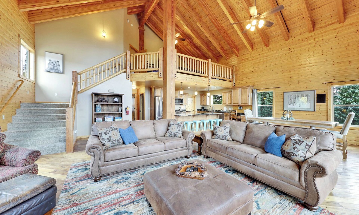 Steam Engine Meadows Cabin | Luxury Ski Cabin - Sleeps 25 - 2 Min to Lifts