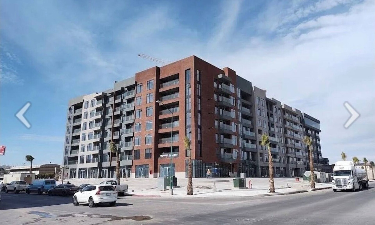 La Joya Apartment | Luxury studio w/rooftop infinity pool & TJ sunset views Cosmopolitan tower!….
