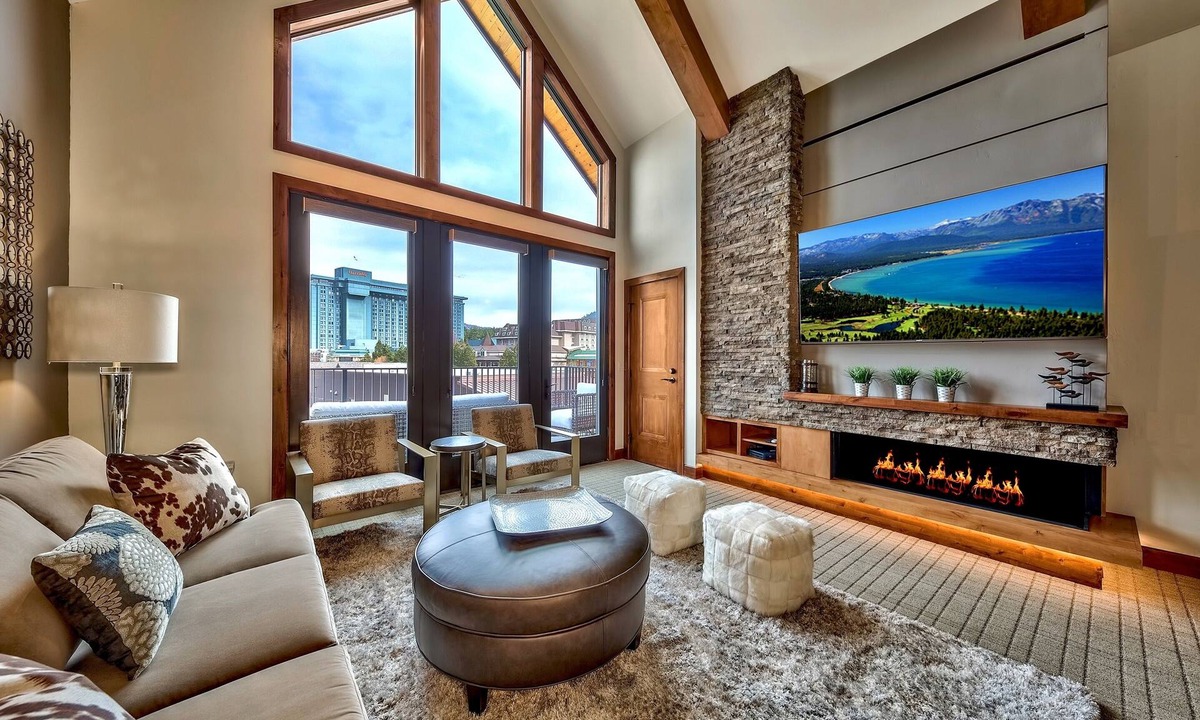 Lakeside Park Condo | Luxury Three Bedroom Steps From Heavenly Village Condo by RedAwning