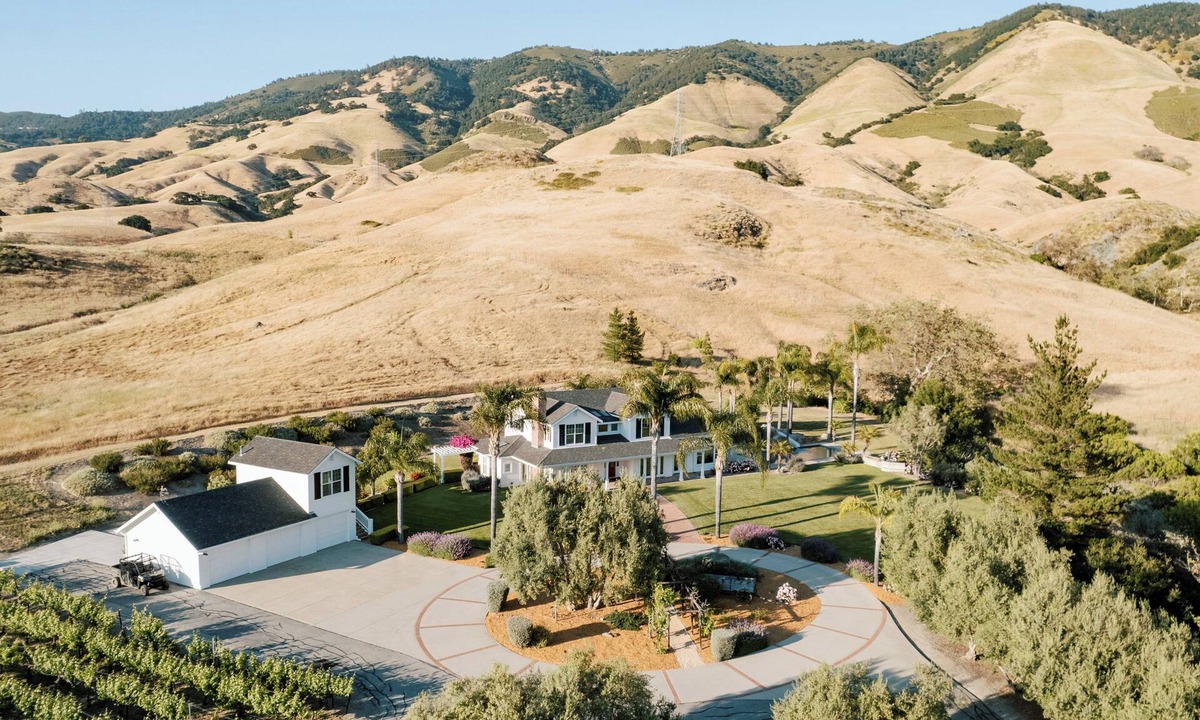 San Luis Obispo House | Luxury Vacation Rental in San Luis Obispo with Pool, Hot Tub and Waterslide