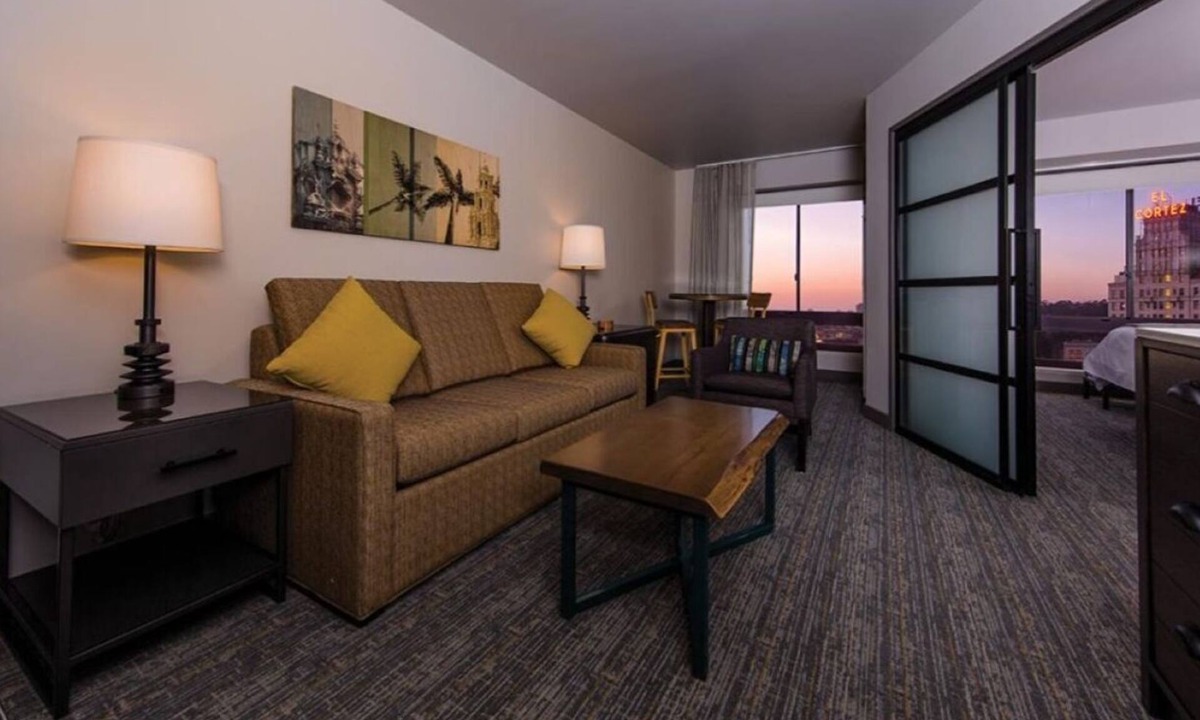 Civic Core Apartment | Marriott Vac Club, 2 BR SUITE, Kitchenette, Sleeps 10, 17min walk to Conv. Ctr.