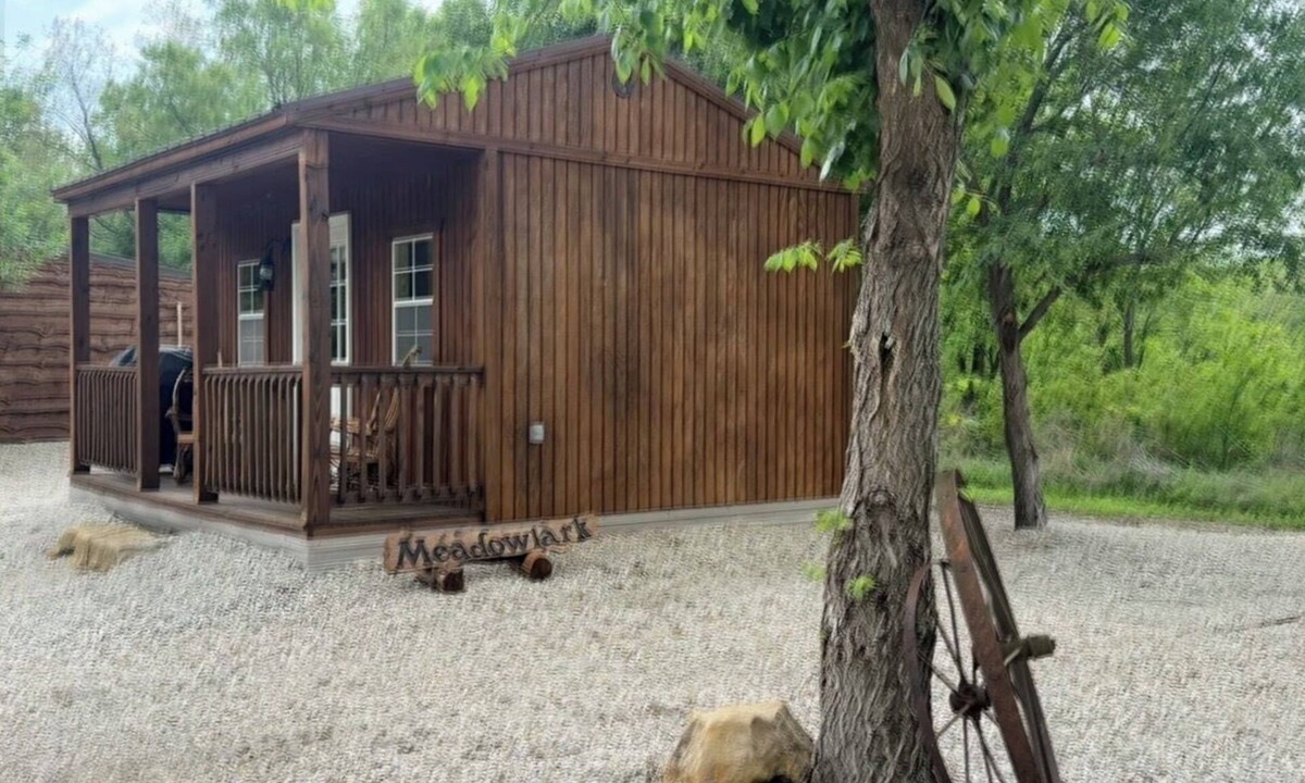 Lamont Cabin | Meadowlark Cabin - Quiet Nature Escape w/Creek & 150 Acres