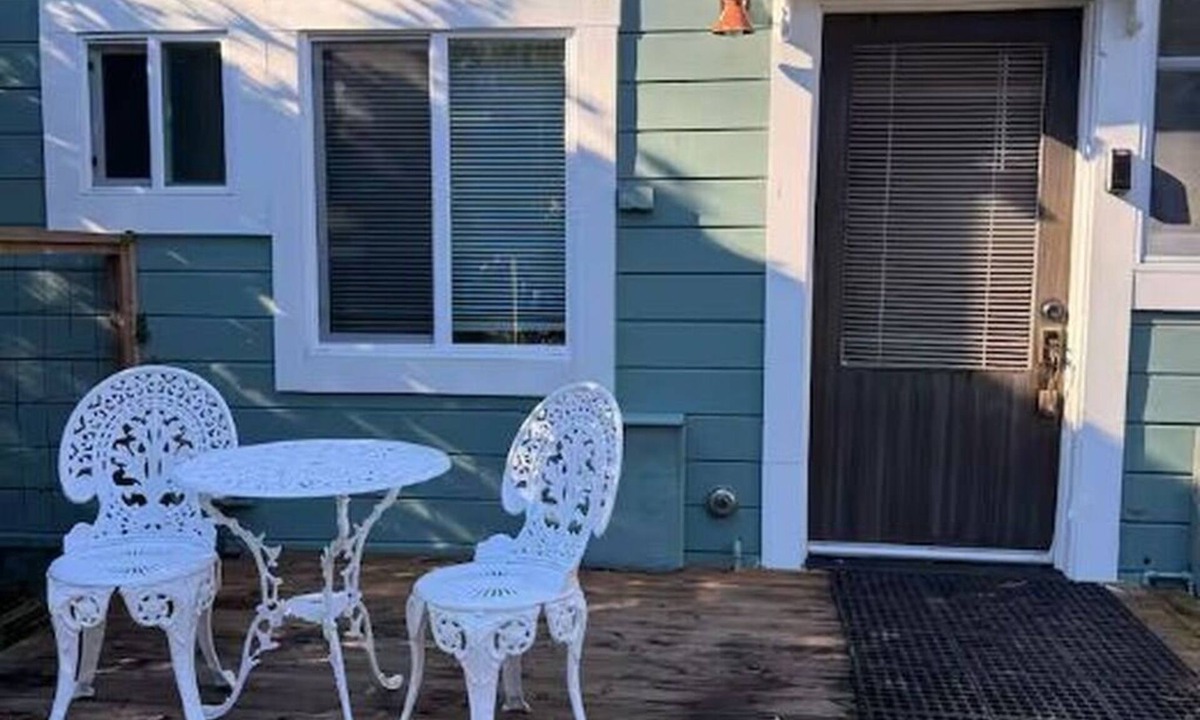 Albion Cottage | Mendocino Coast-Albion Garden CottagenPet Friendly, Cozy & Private