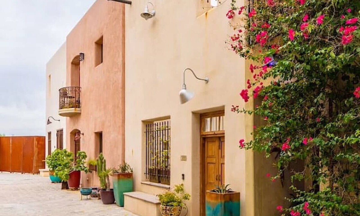 Menlo Park House | Mercado San Agustin/2 BR 2.5 BA/Patio/Garage
