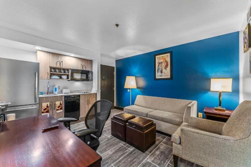 Tempe Apartment | Metro Tempe Extended Stay - 2 Kings