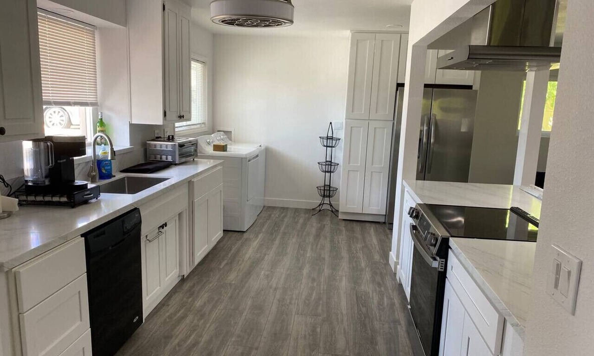 Lemon Grove House | Mi Casa Su Casa - Renovated Updated! Spacious, WD