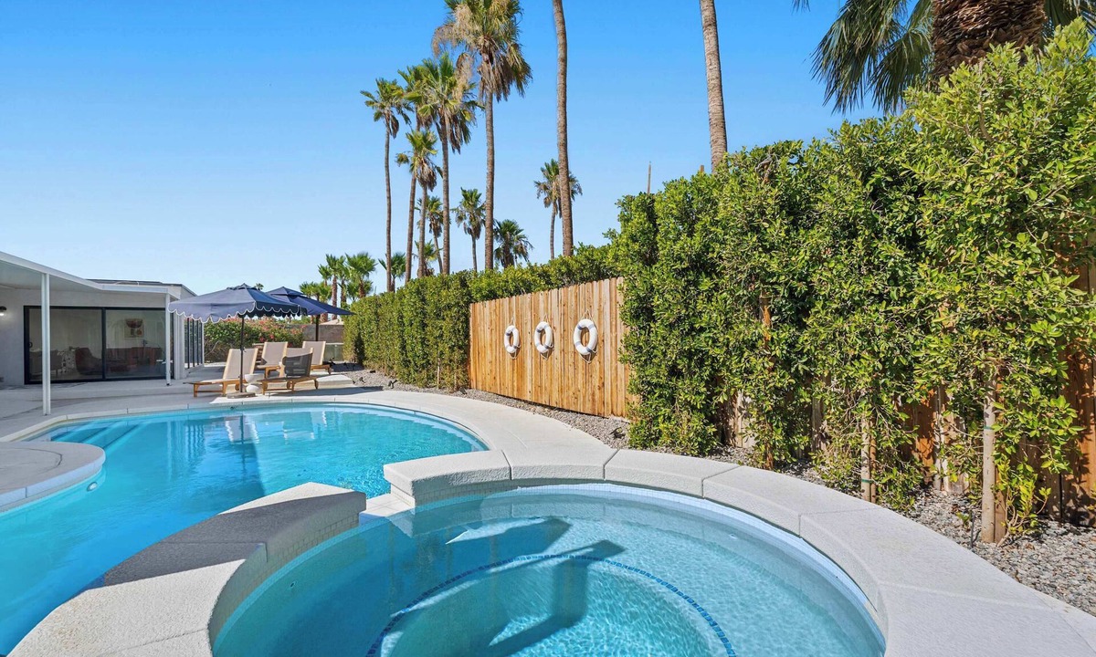 Vista Norte House | Mid-Century Palm Springs Retreat with Pool