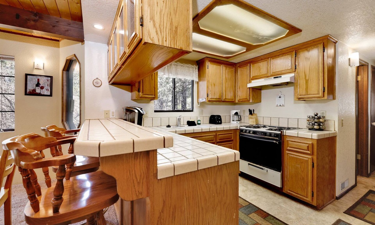 Fox Farm Cabin | Midnight Howl Family Chalet~ Central Fox Farm Cabin~