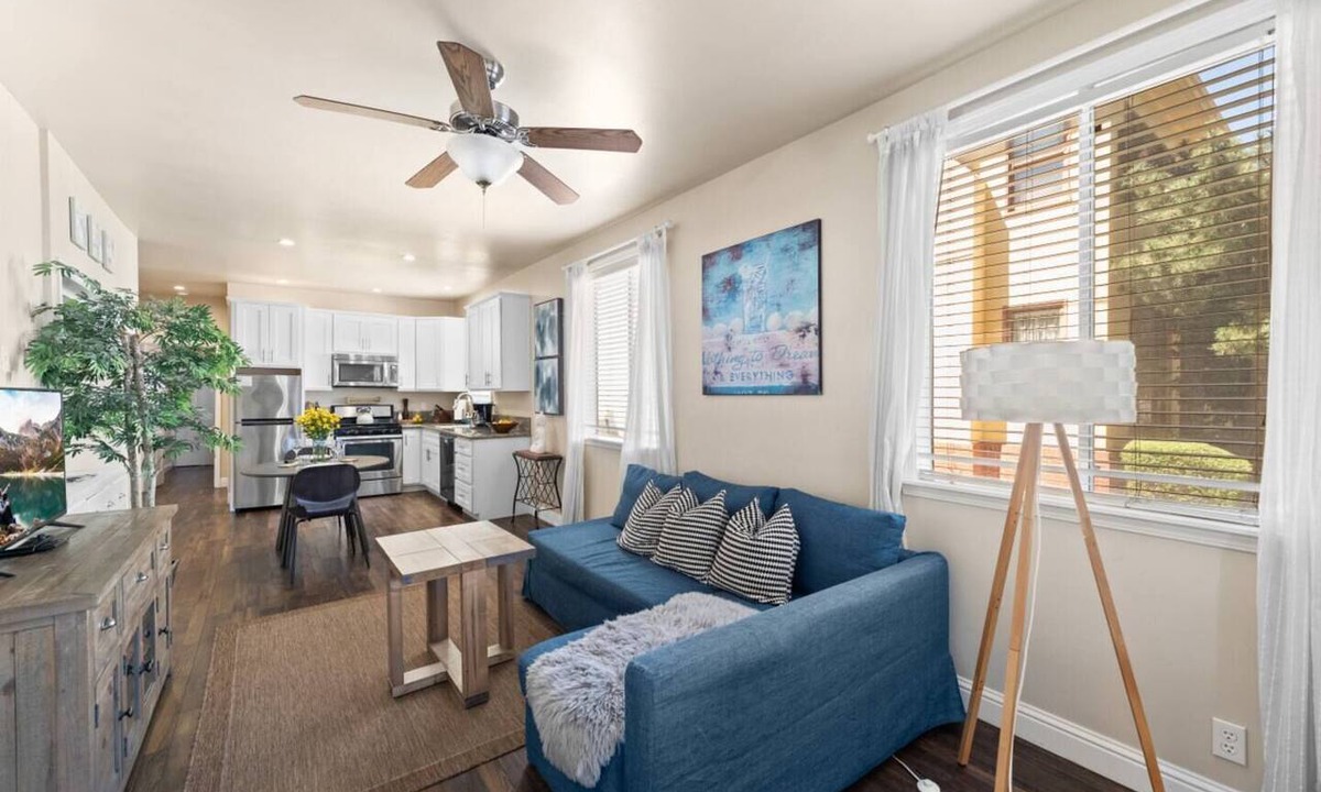 Midtown Sacramento Apartment | Midtown Charm 5 min to Cafés, Downtown & Capitol