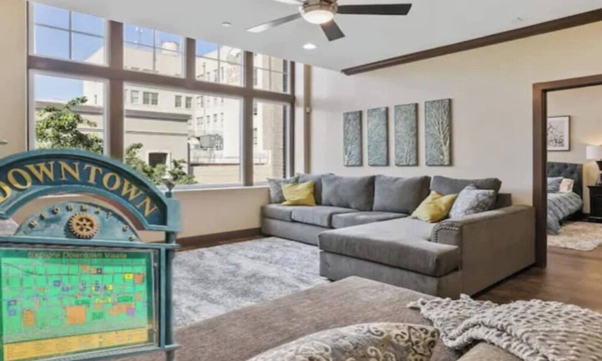 Visalia Apartment | Midtown Loft 303 on Main St DT Visalia