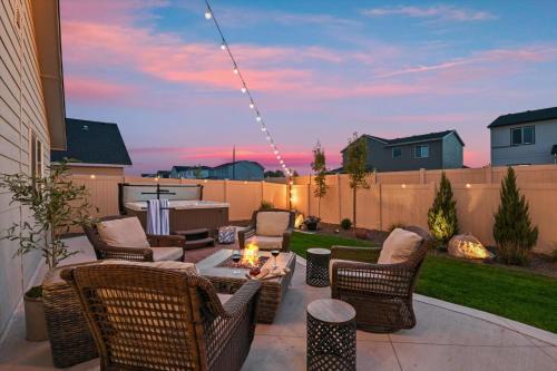 Meridian House | Mineral Spa Fire Pit Game Room Mini Split AC