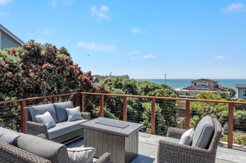 El Granada House | Miramar Oasis Ocean View Steps2Beach Roof Deck