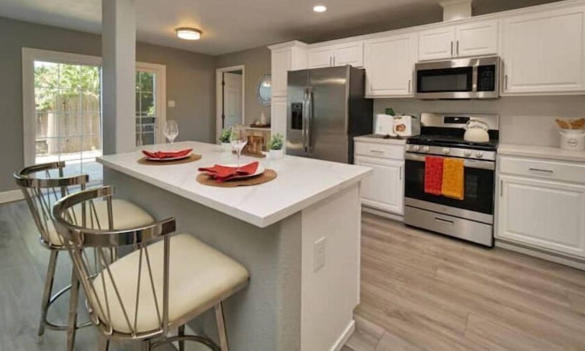 Concord House | Modern 4-Bed home near Downtown Concord