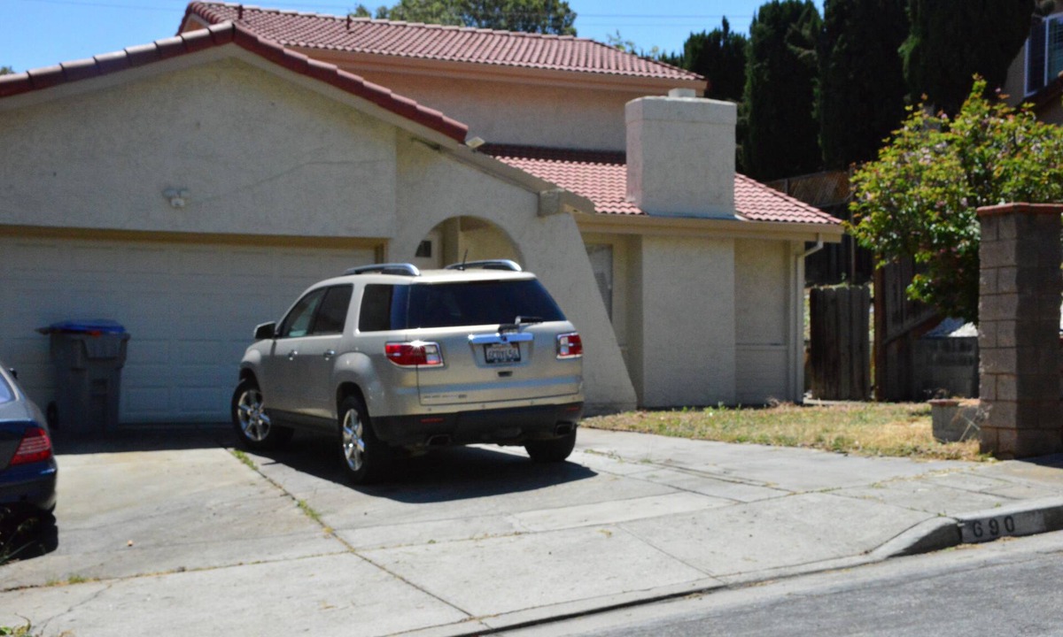 Edenvale House | Modern 5-bedroom house with AC in San Jose