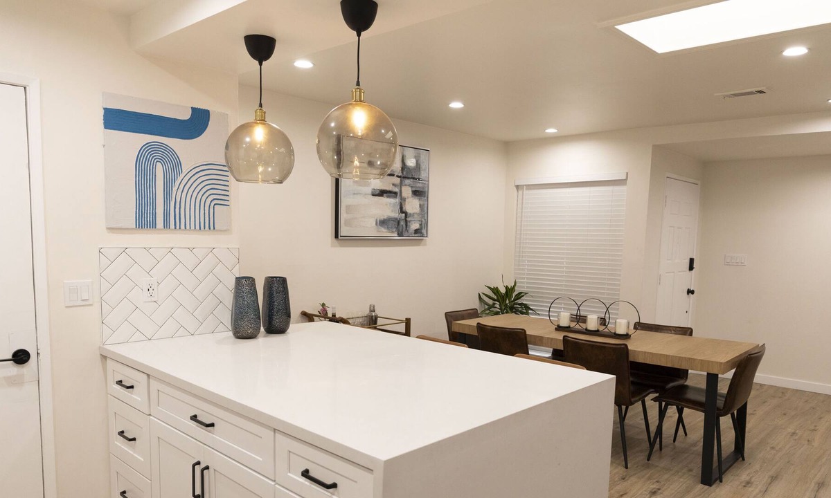 San Luis Obispo House | Modern and Spacious Home for Groups and Families