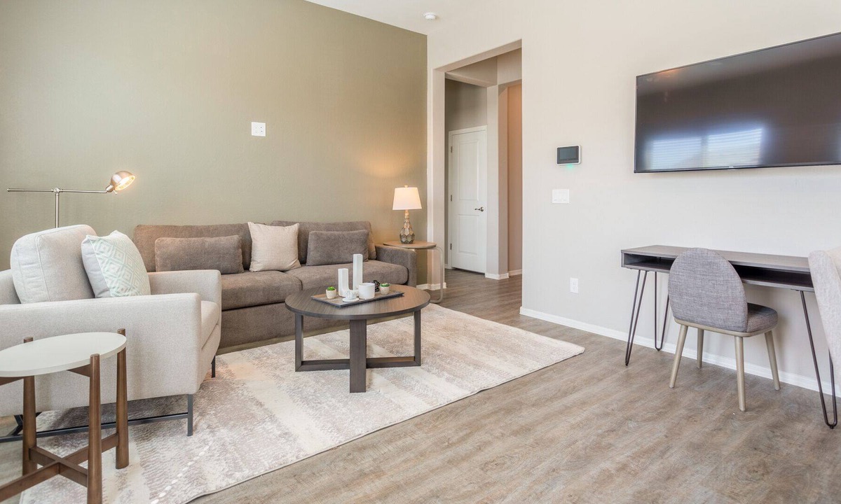 Litchfield Park Apartment | Modern Apartment in Prime Location (ID7666X27)