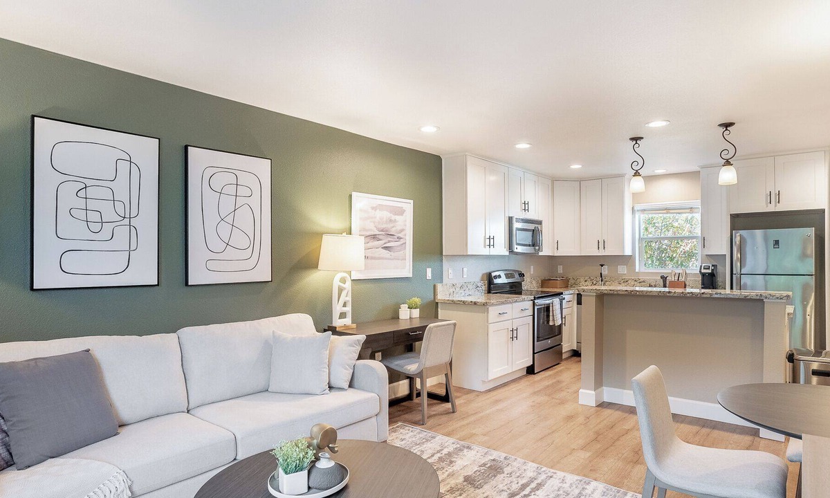 Centerville Apartment | Modern Apartment in Prime Location (ID8203X92)