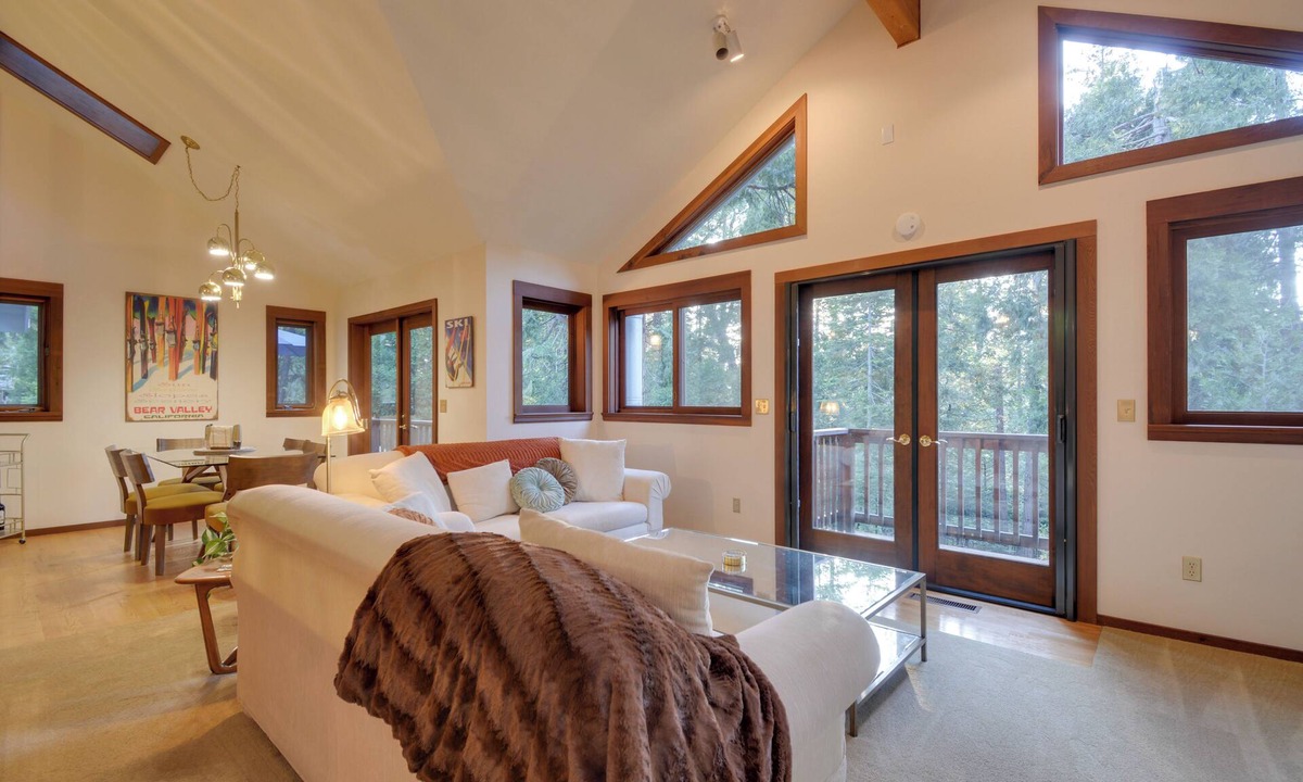 Glencoe House | Modern Arnold Escape | Game Room and BBQ Deck