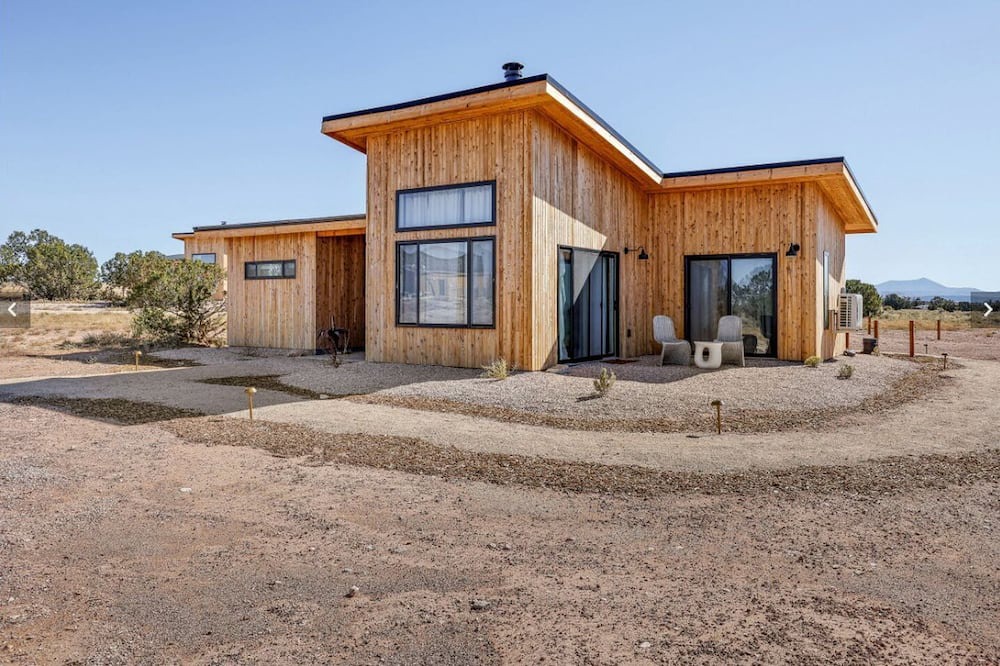 Valle Cottage | Modern Desert Casita with Stargazing & Red Butte Views near Grand Canyon, Arizona