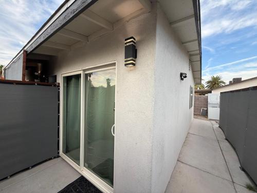 Las Vegas Apartment | Modern Guesthouse W Parking 12Min to Strip