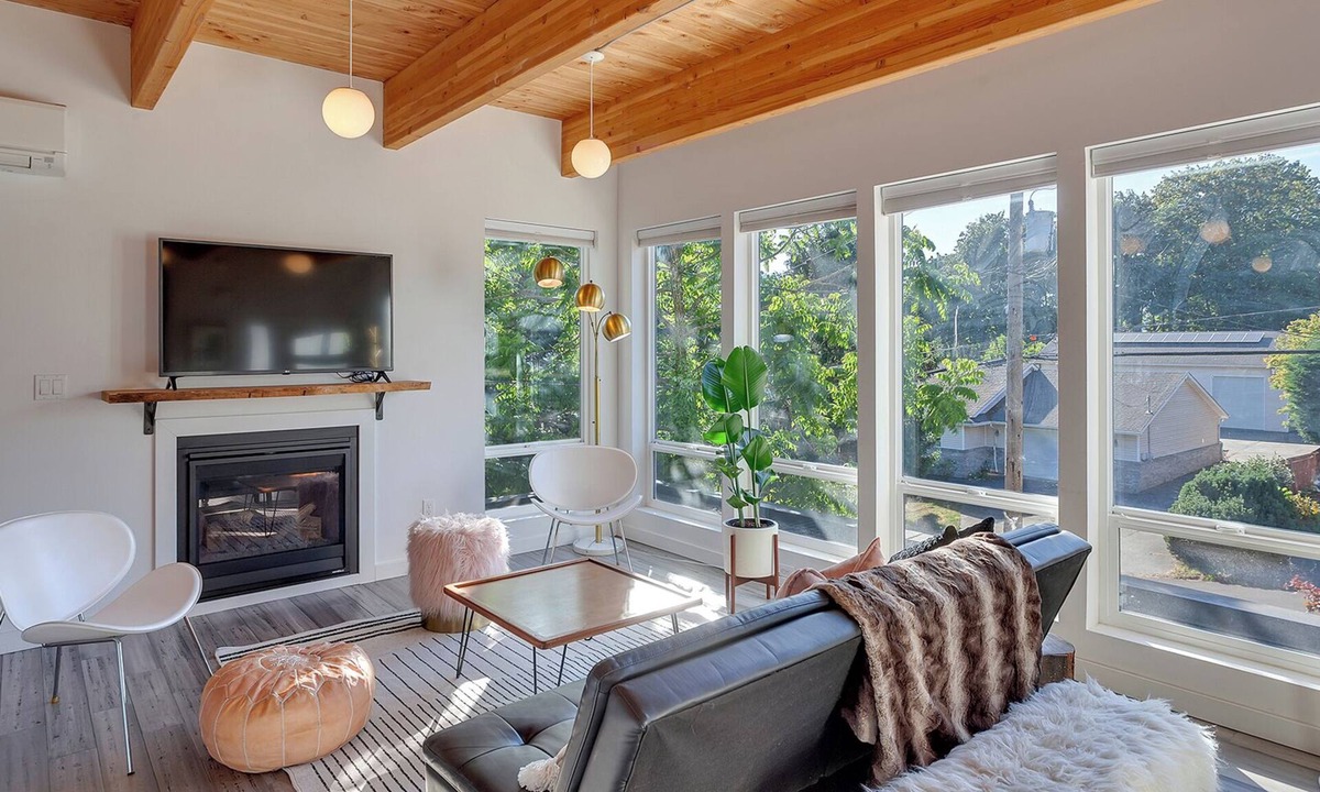 Portland House | Modern Home: Fenced Yard, Pet Friendly, Office, King Bed, Extended Stays