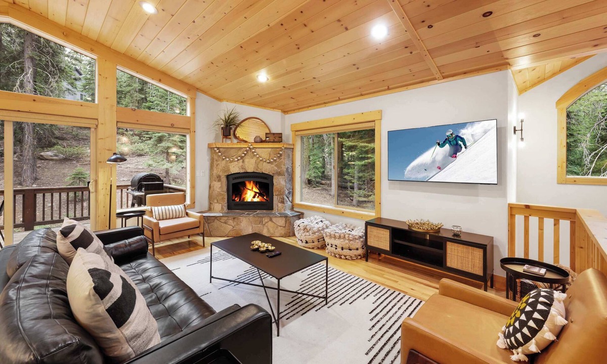 Kingswood Estates House | Modern Lake Tahoe Retreat – Ski and Swim