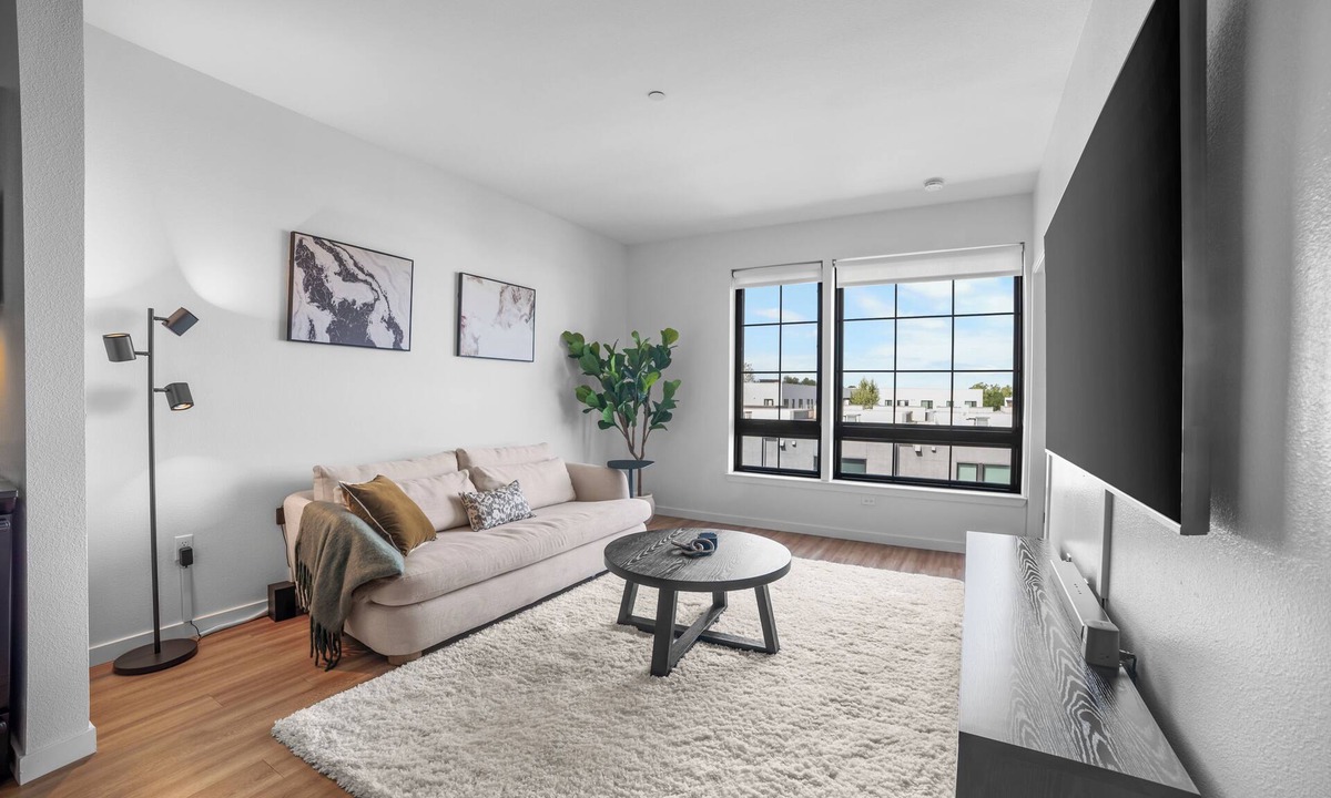 Sacramento Apartment | Modern Loft Downtown Proximity + Baseball Stadium Views