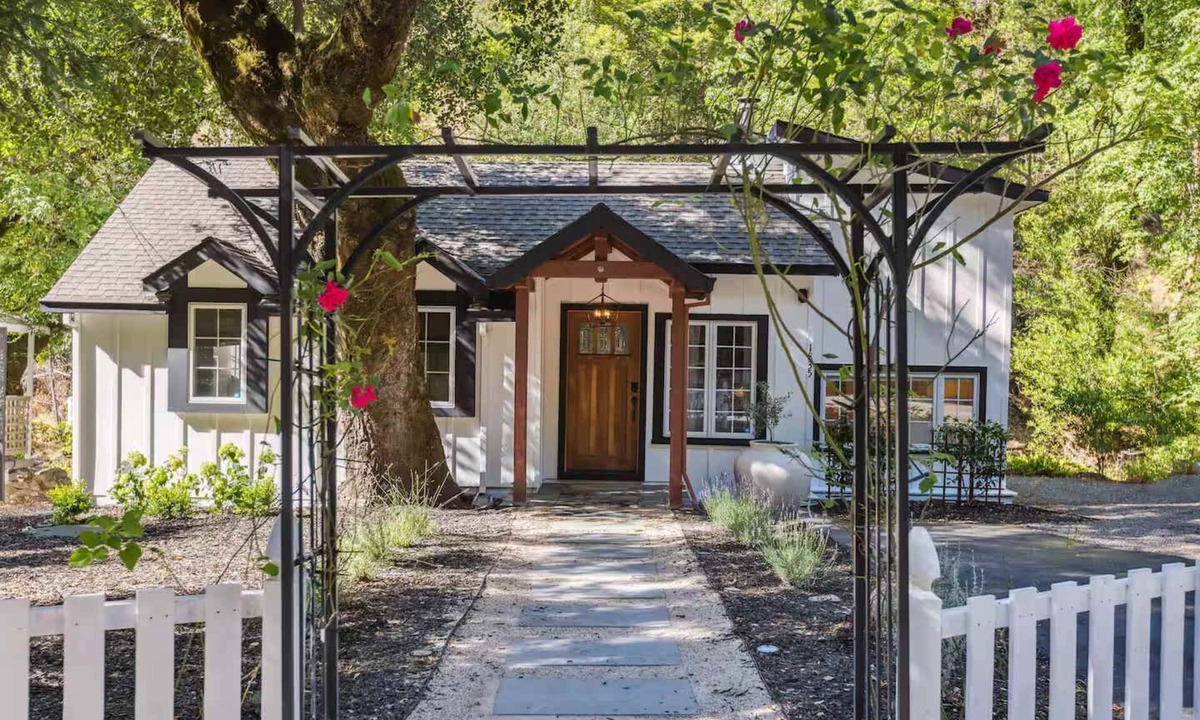 Kenwood House | Modern Organic 3BR Oasis w/Creek&Near State Park