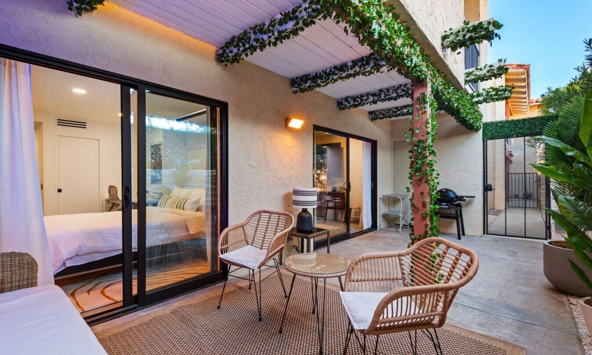 Sunrise Vista Chino House | Modern Palm Springs Condo | Views, Pools & Tennis