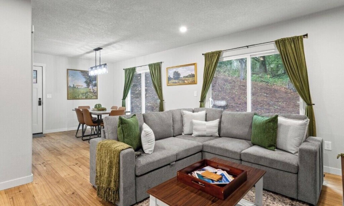 Camas House | Modern Private Camas Retreat Near Lake & Downtown