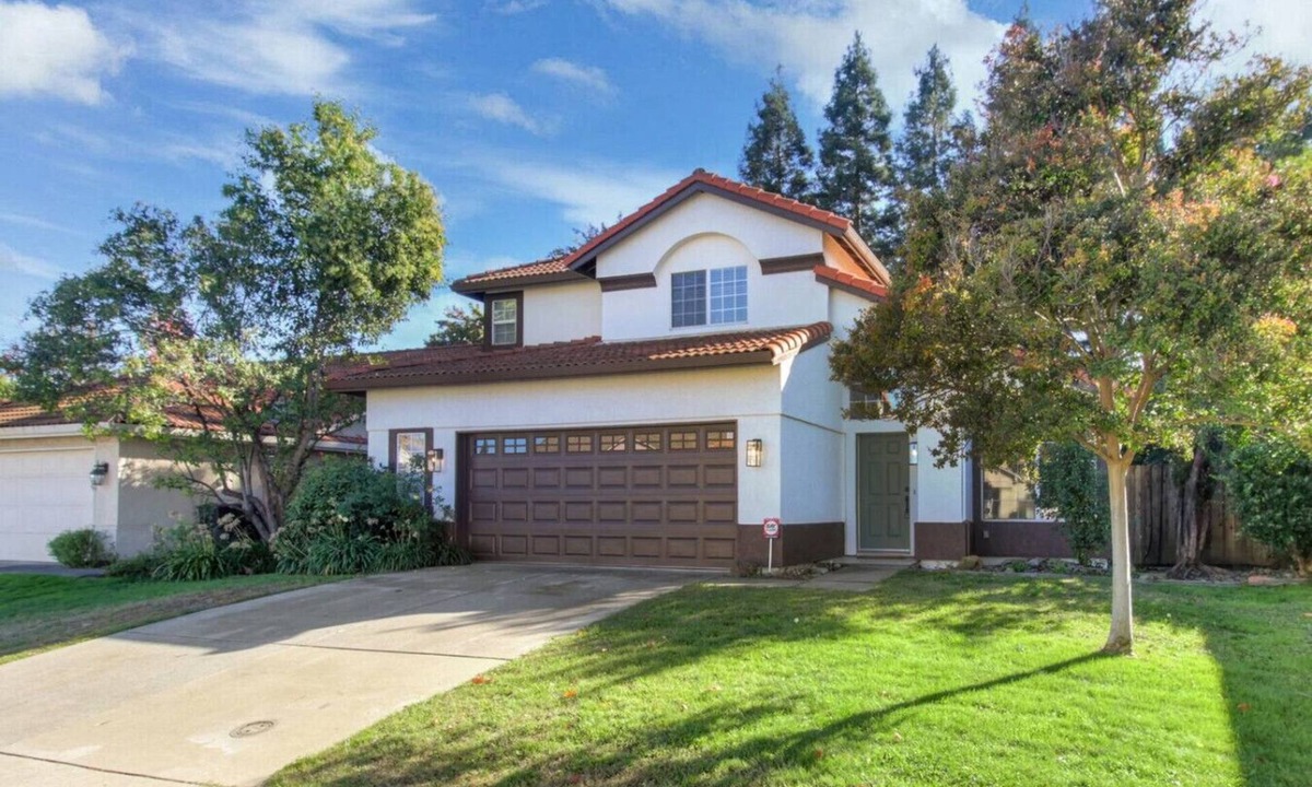 Roseville House | Modern Spacious 4BR Home w/Amenities in Roseville
