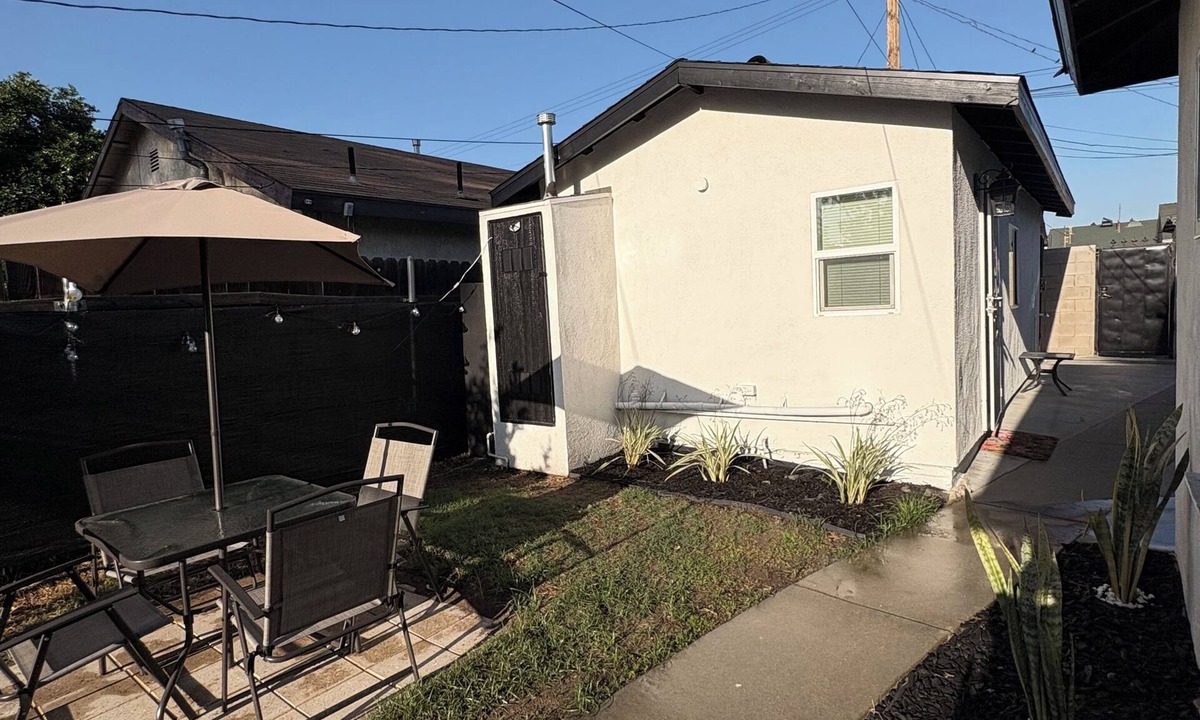 Chino Apartment | Modern Studio Casita w/Full Kitchen & Patio