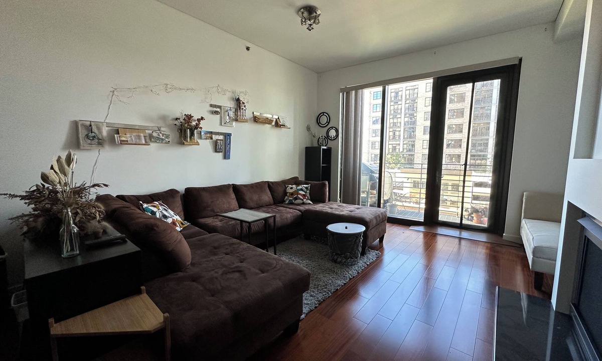 Pearl District Condo | Modern, Walkable 2BR/2B condo in Pearl District, Portland w/AC, Wifi, Smart TV