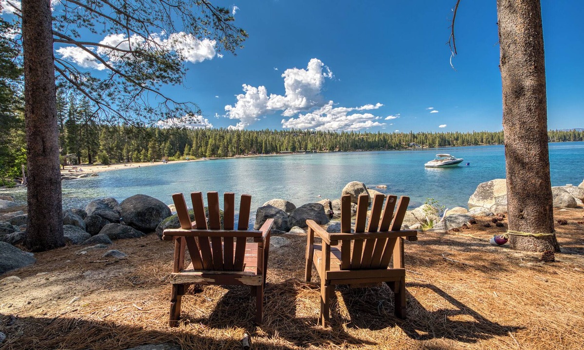 Meeks Bay House | Monthly Lease - Lands End at Meeks Bay by Tahoe Getaways - 4BR Pet Friendly, Walk to Lake!
