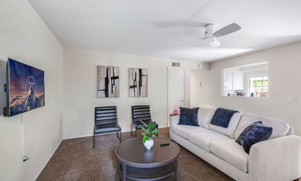Santa Ana Apartment | Monthly Rental Near South Coast Plaza | 2Bed2Bath