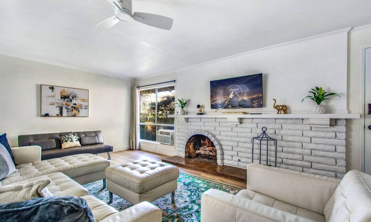 Santa Ana Apartment | Monthly Rental Near South Coast Plaza | 2Bed2Bath