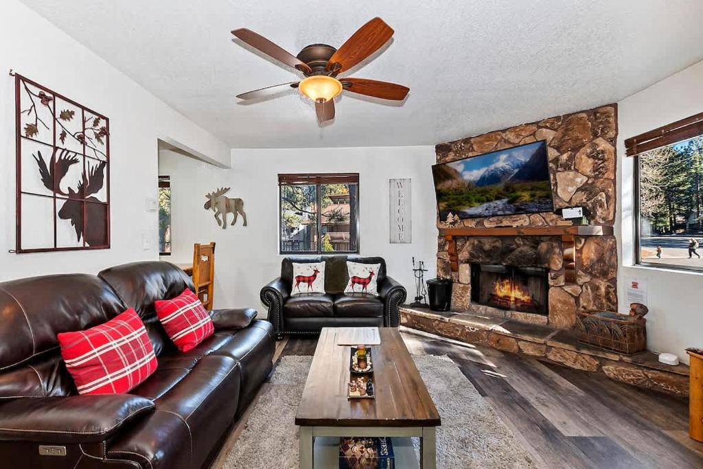 Summit Estates Apartment | Moose Lodge Slopes Unit A ! View and Fire pit