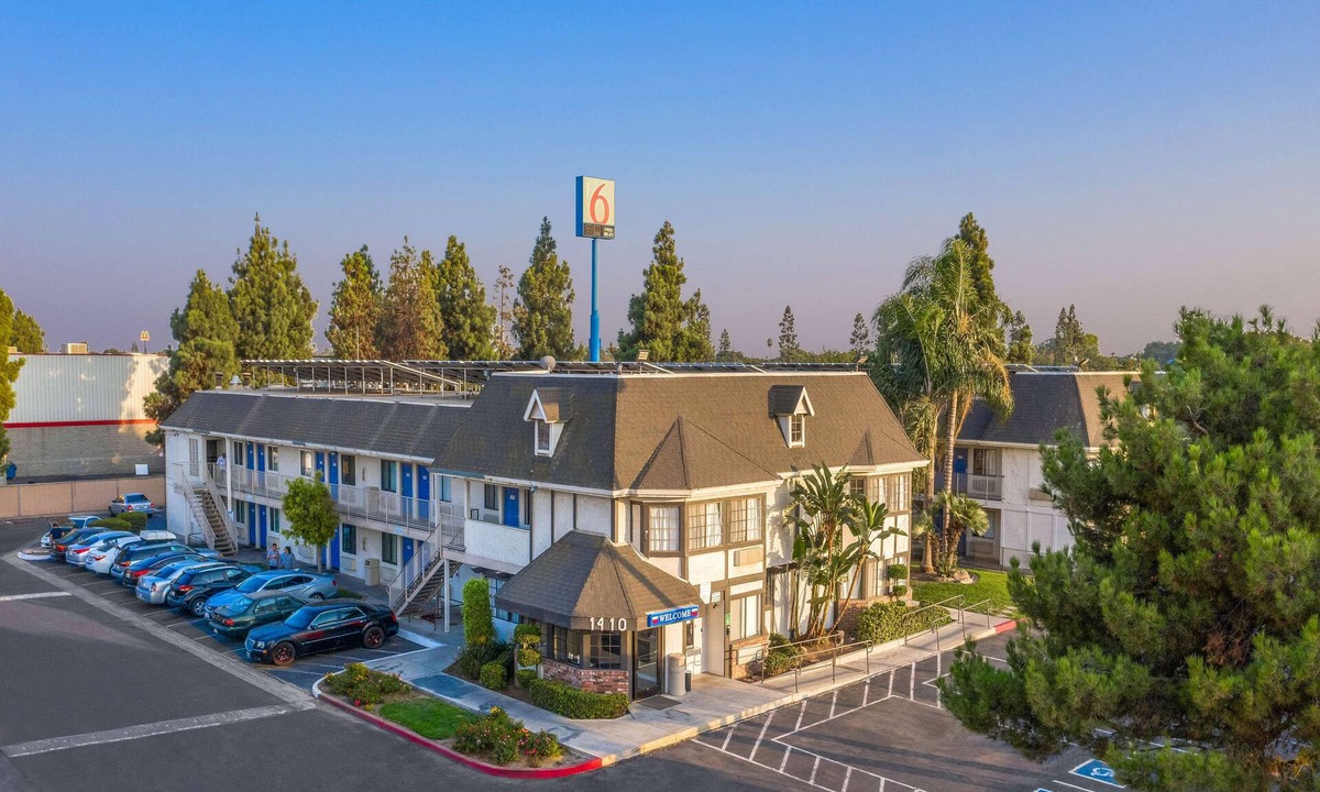 Merced Hotel | Motel 6 Merced, CA - North