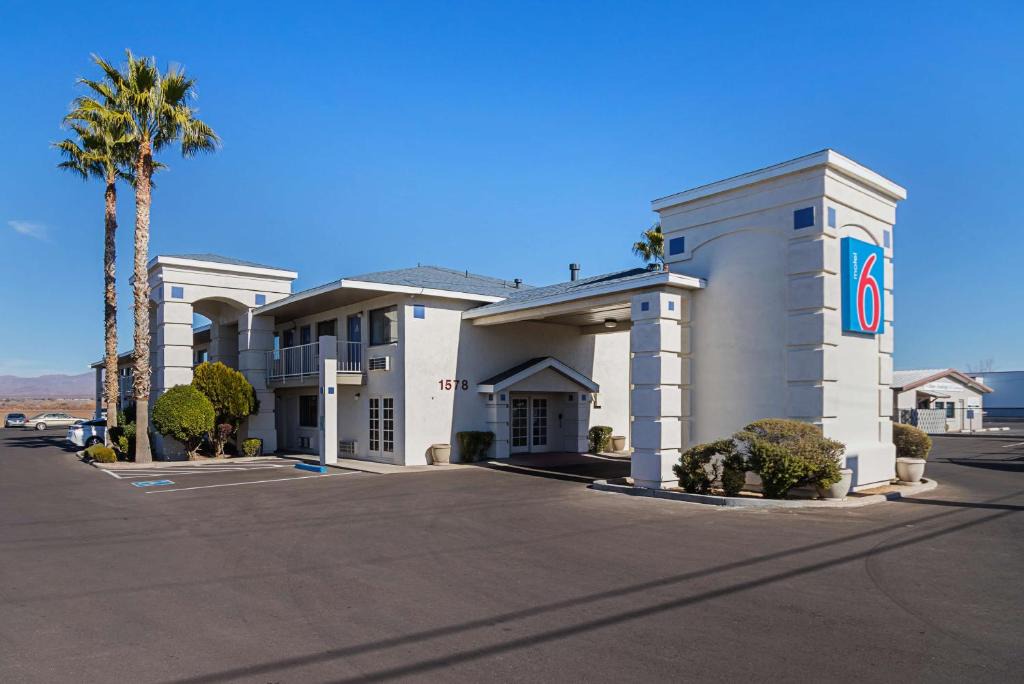 Safford Hotel | Motel 6-Safford, AZ