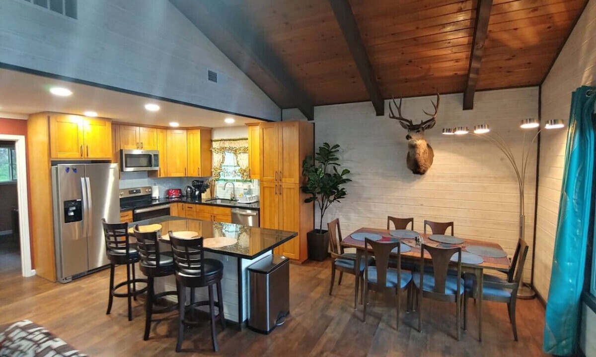 Groveland Cabin | Mountain Cabin near Yosemite Free Parking WiFI