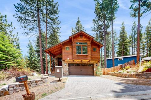 Montgomery Estates House | Mountain Modern Home with game room pool table private hot tub and more