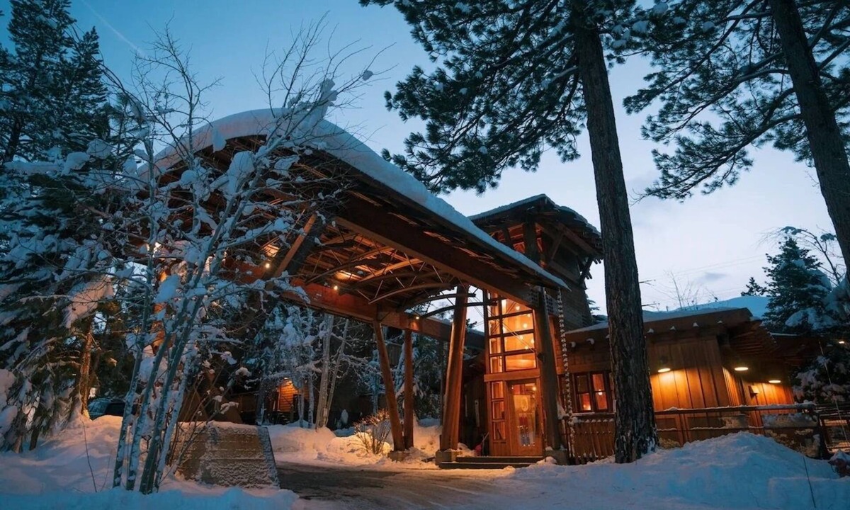 Truckee Hotel | Mountain Retreat in Truckee w/Hot tub | 3 mi to Schaffer's Mill