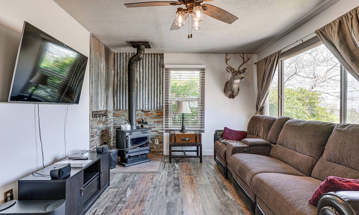 Pioche Cottage | Mountain & Valley Views! Pet-friendly Pioche Home